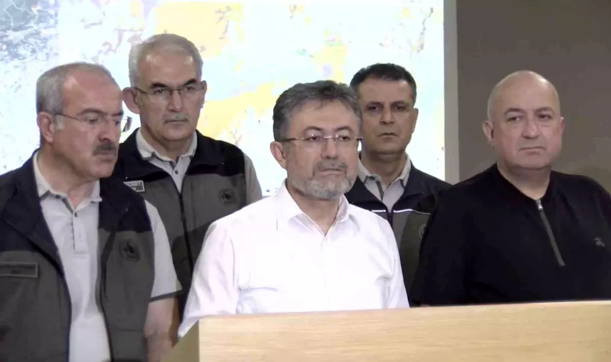 Çanakkale'deki Orman Yangınlarında 4 Şüpheli Gözaltında, Yangın Kontrol Altına Alınıyor