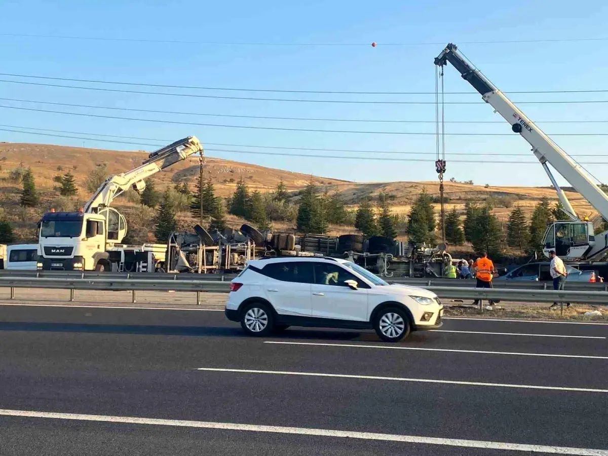 Ankara'da Beton Mikserinin Devrilmesi Sonucu 6 Kişi Yaralandı
