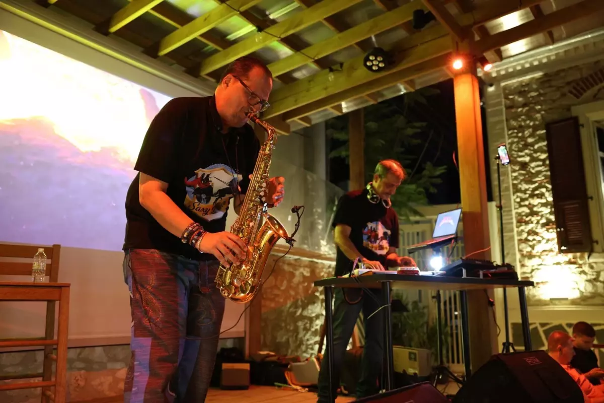 Doktorlar Müzik Grubu Kurdu, Konser Gelirlerini Hayvanlara ve Ormanlara Bağışlıyor
