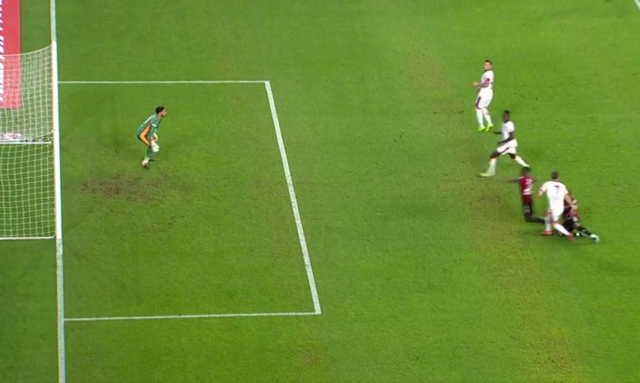 Galatasaray'ın penaltılarında karar doğru mu? Ünlü yorumcular tereddütsüz görüş belirtti Galatasaray'ın penaltılarında karar doğru mu? Ünlü yorumcular tereddütsüz görüş belirtti