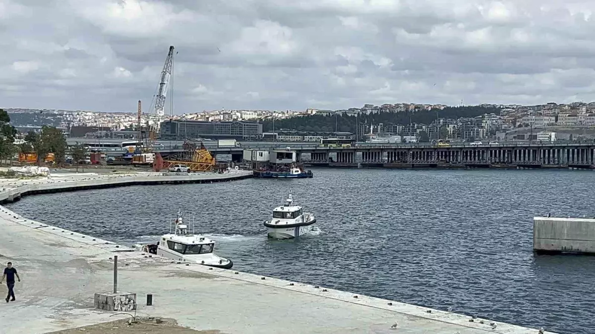 Haliç Metro Köprüsü'nden Denize Atlayan Adamın Cansız Bedeni Bulundu