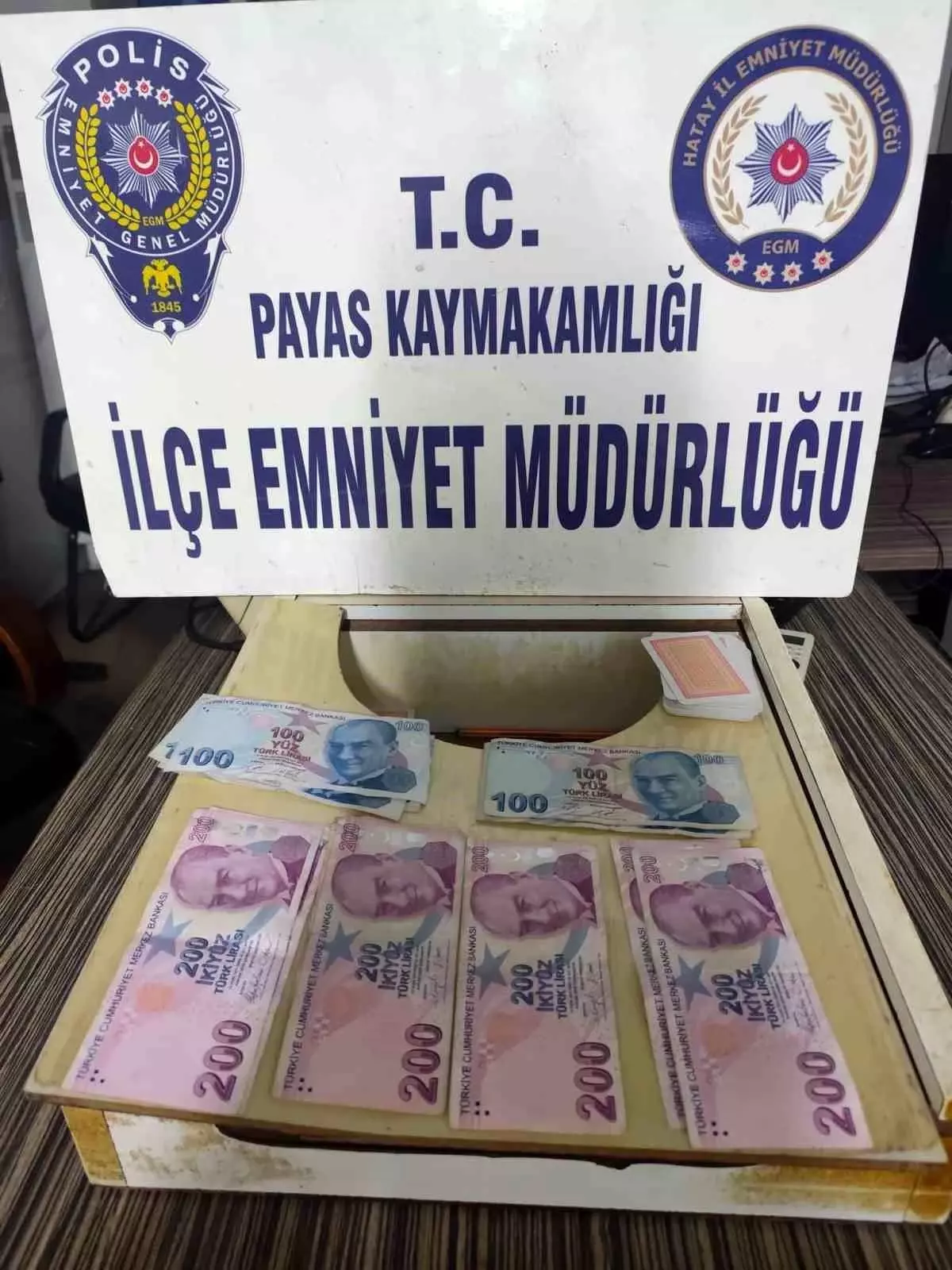 Hatay'da Kumar Baskını: 2 Bin TL ve Oyun Malzemelerine El Konuldu