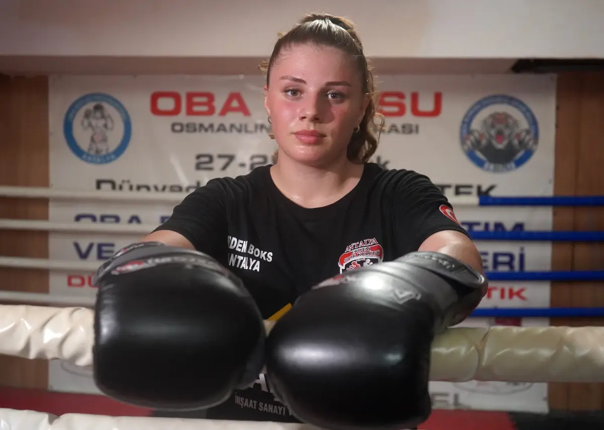 Genç Kick Boksçu İrem İdil Satılmış’tan Dünya Şampiyonluğu Yolu
