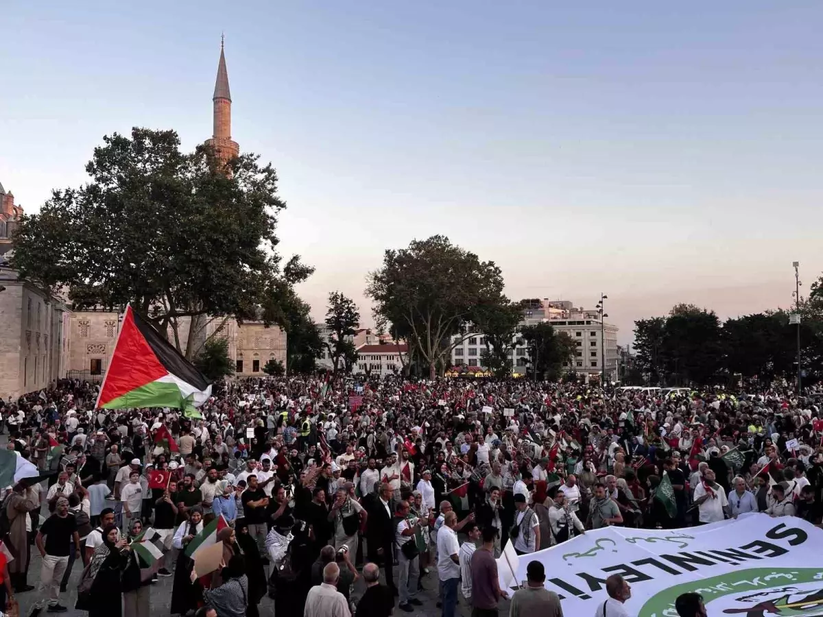 İstanbul'da Gazze'ye Destek Yürüyüşü