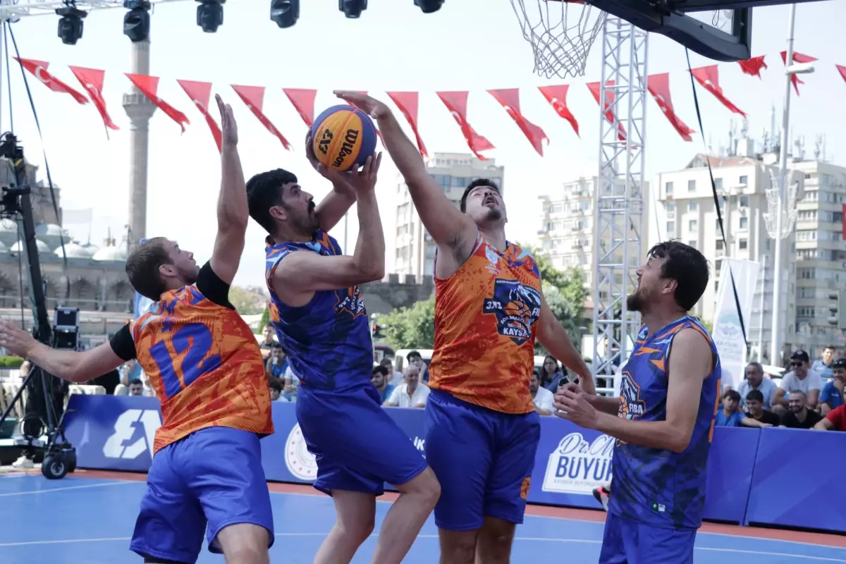 Kayseri'de Uluslararası 3x3 Basketbol Turnuvası Başladı