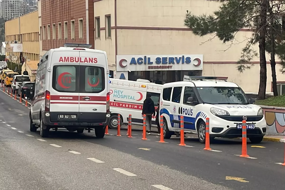 Kendisini bıçakla yaralayan oğlunu tüfekle katletti