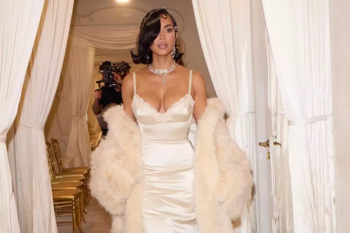 kim-kardashian-kok-hucre-tedavisine-basladi-18930263_5328_amp.jpg