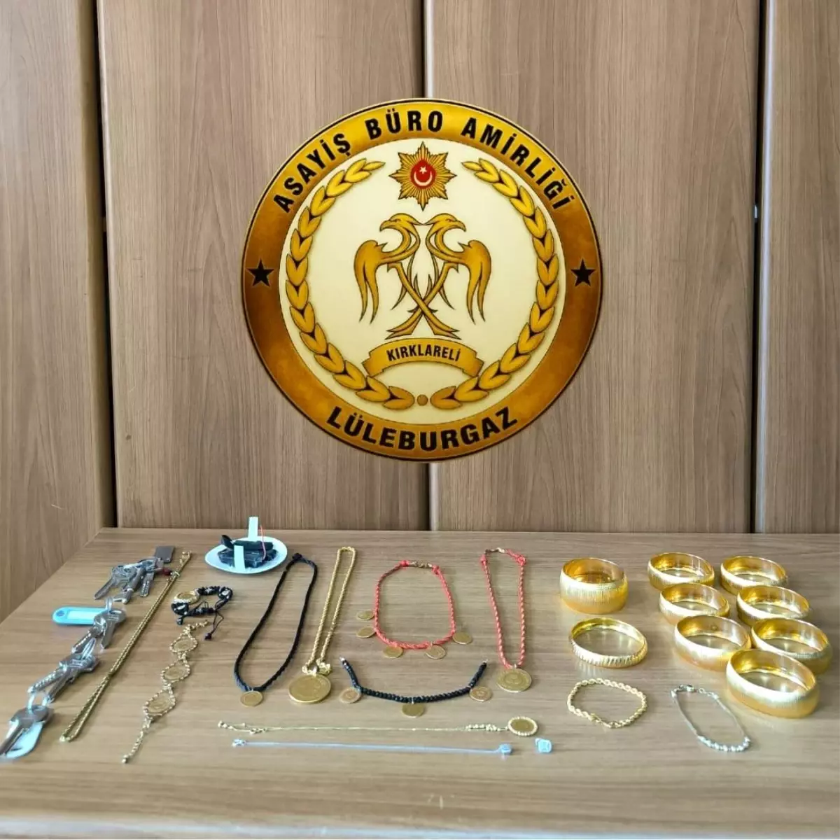 Kırklareli'nde Hırsızlık Operasyonu: Altınlar Ele Geçirildi