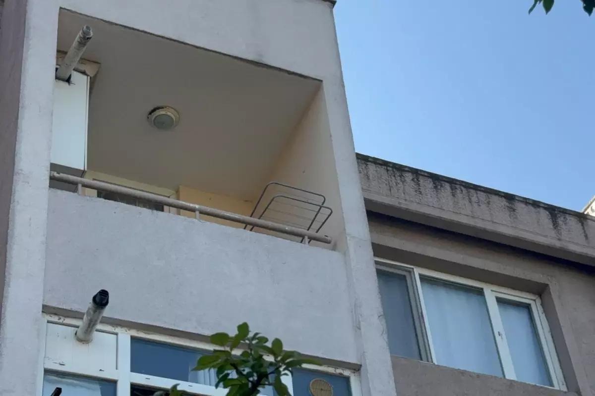 4 yaşındaki oğlunu yastıkla boğarak öldürdü, cesediyle 8 saat aynı evde kaldı