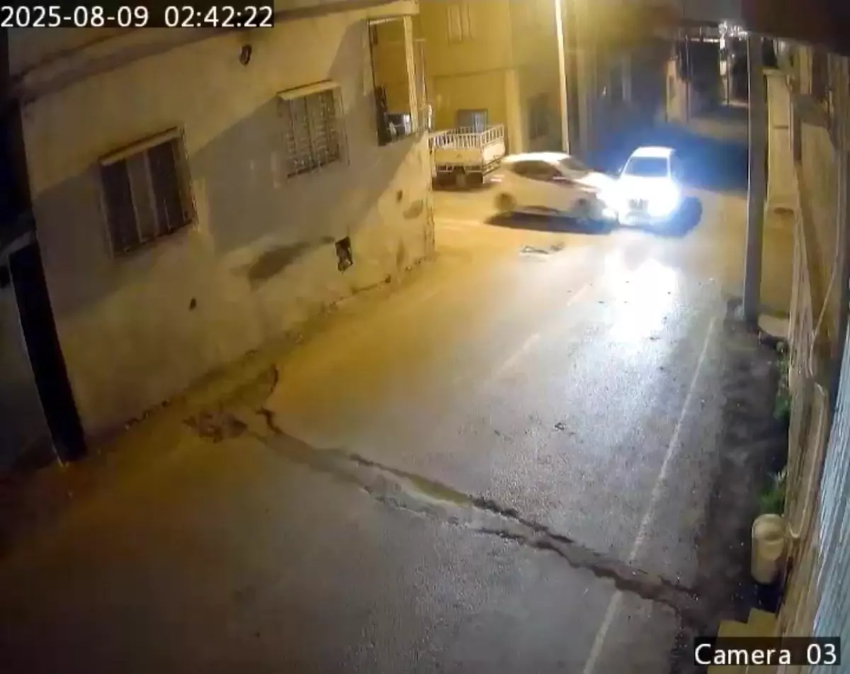 İskenderun'da Trafik Kazası Güvenlik Kamerasında