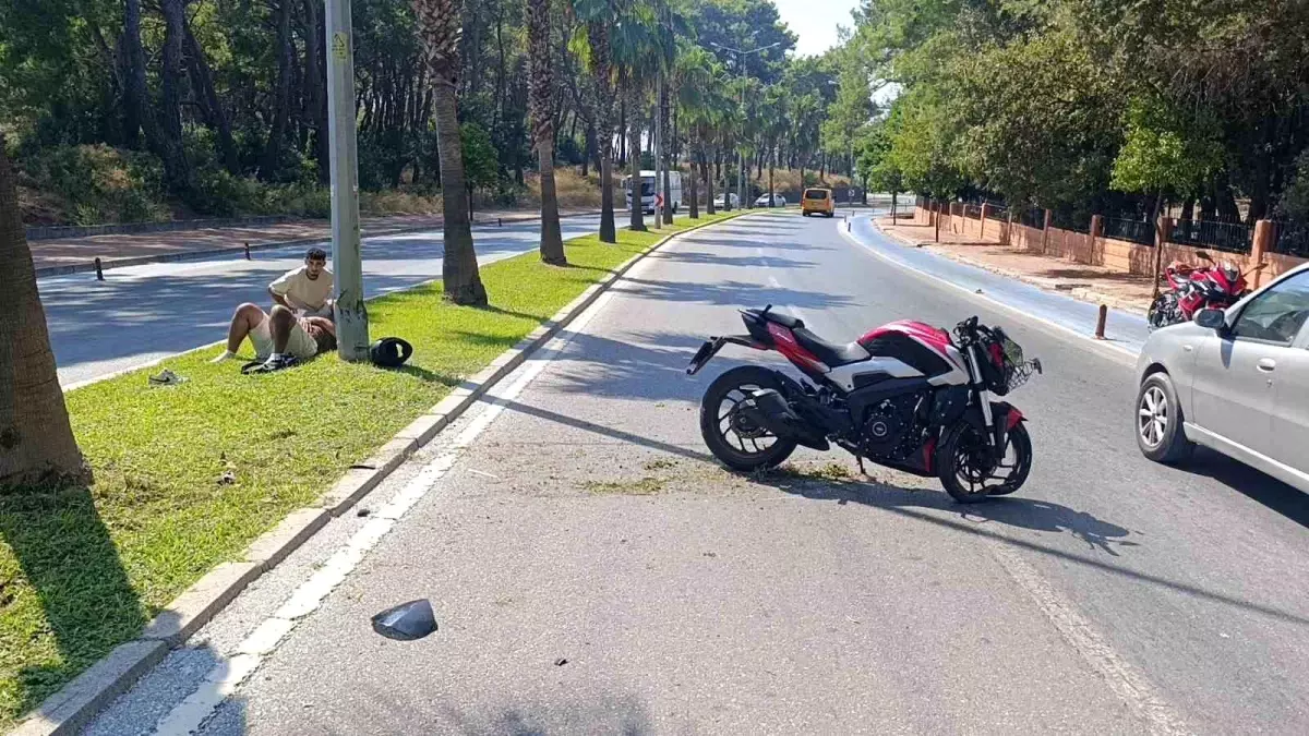 Manavgat'ta Motosiklet Kazası: Sürücü Hastaneye Kaldırıldı