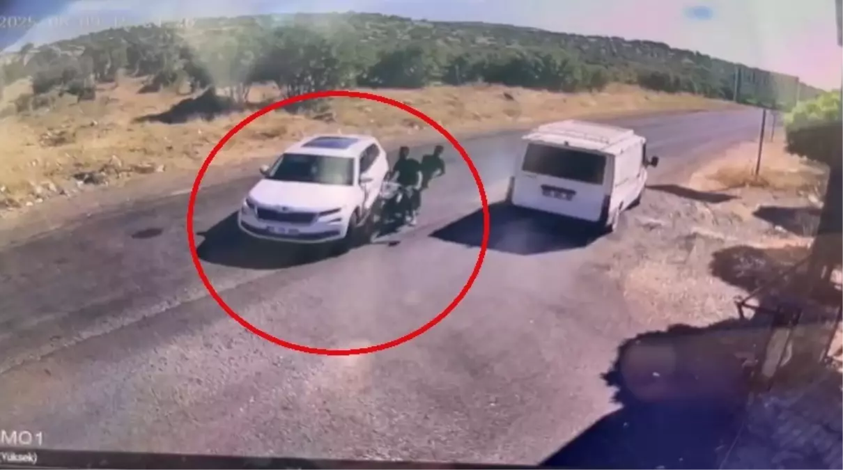 Diyarbakır'da Motosikletin Otomobile Çarpması Sonucu 2 Yaralı
