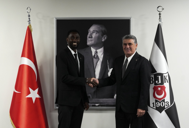 ndidi den besiktas taraftarina mesaj 18931848 8363 m