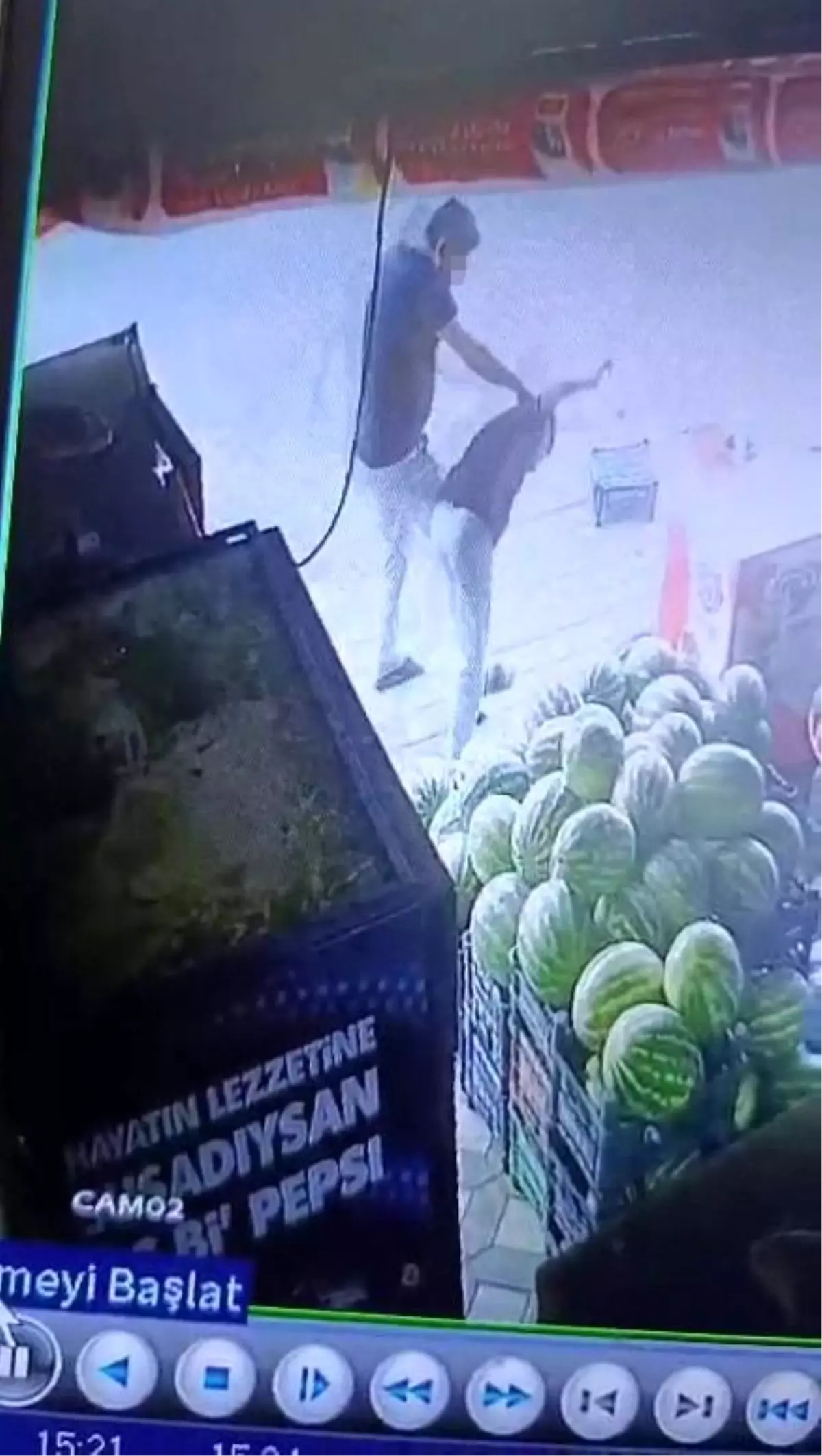 Adana'da Müşteri, Sipariş Getiren Çocuk Çalışanı Darp Etti