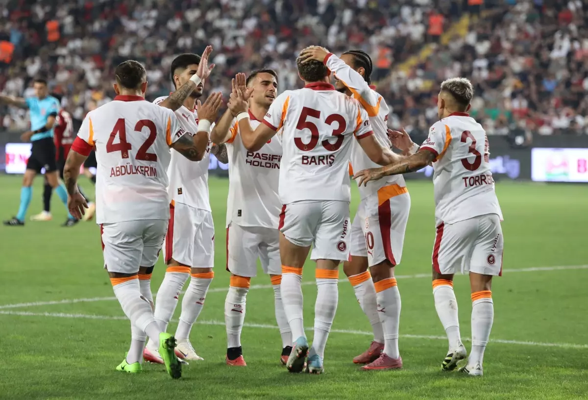 Galatasaray, Gaziantep FK'yı 3-0 Geçerek Sezona Galibiyetle Başladı