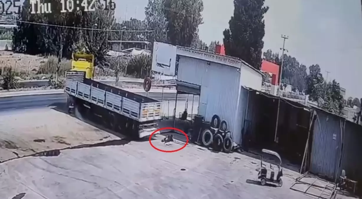 Mersin'de TIR Altında Kalan Genç İşçi Hayatını Kaybetti
