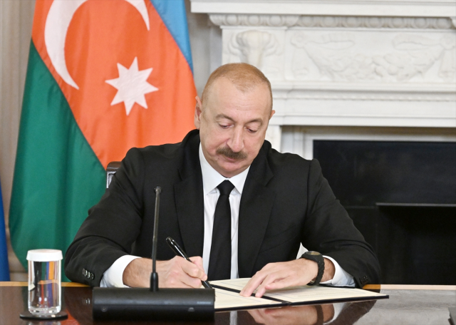 tarihi anlasmanin ardindan aliyev den ilk aciklama 18929606 9508 m