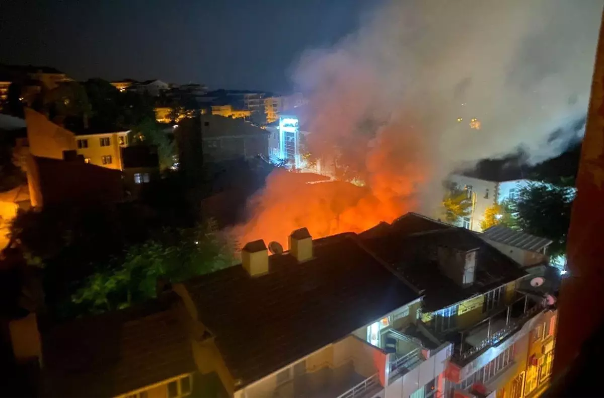 Kütahya'da Kuaförde Yangın Çıktı