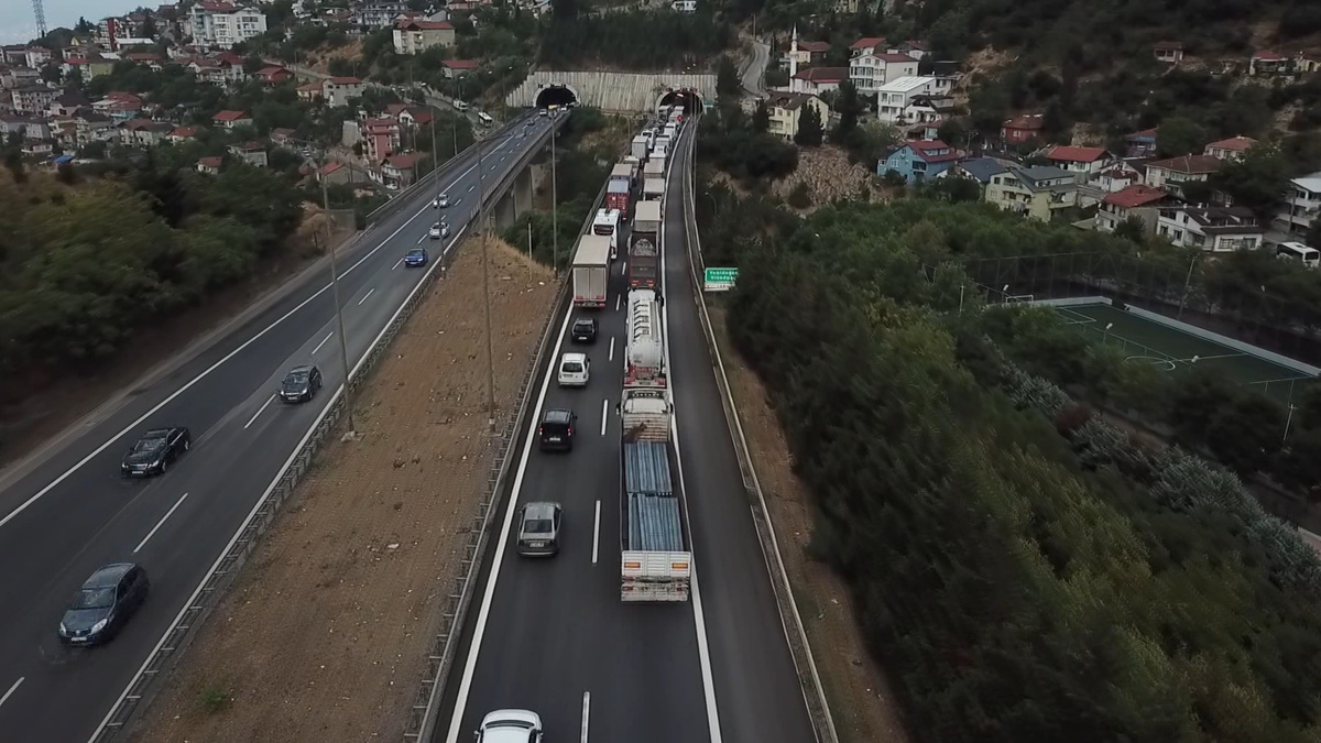 TEM Otoyolu'nda Trafik Normal Seyrine Döndü