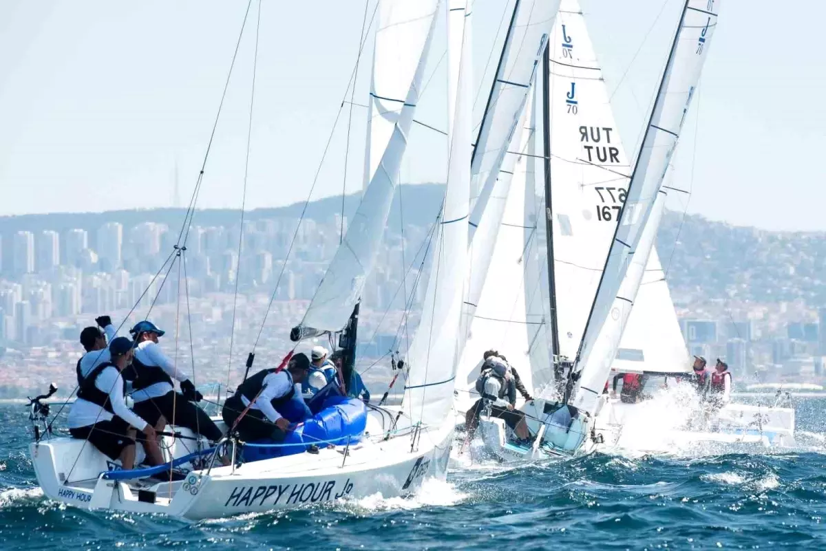 13. TAYK-Eker Olympos Regatta'da J70 Türkiye Turu Şampiyonu Bogatyrs Ekibi