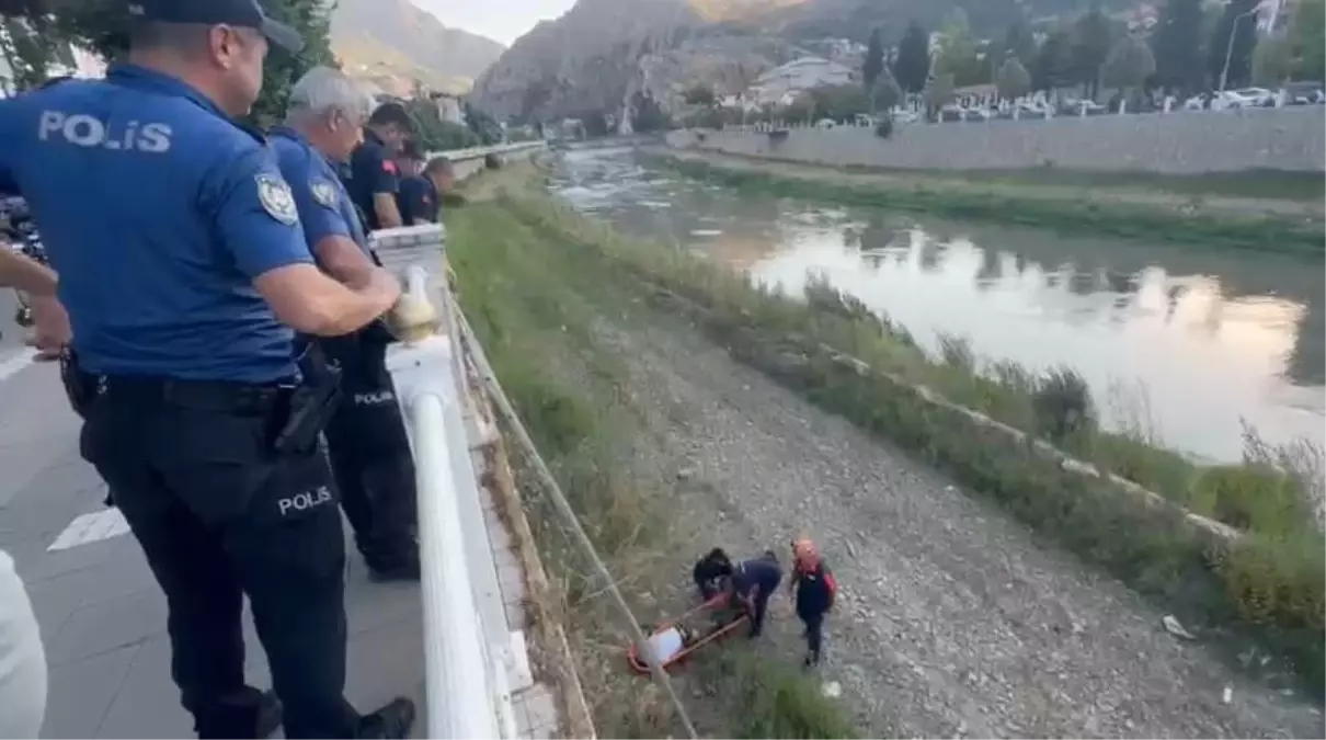 Amasya'da Korkuluktan Düşen Genç Yaralandı