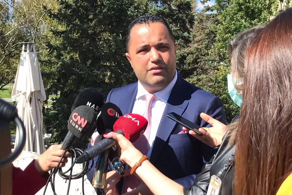 Avukat Rezan Epözdemir gözaltına alındı