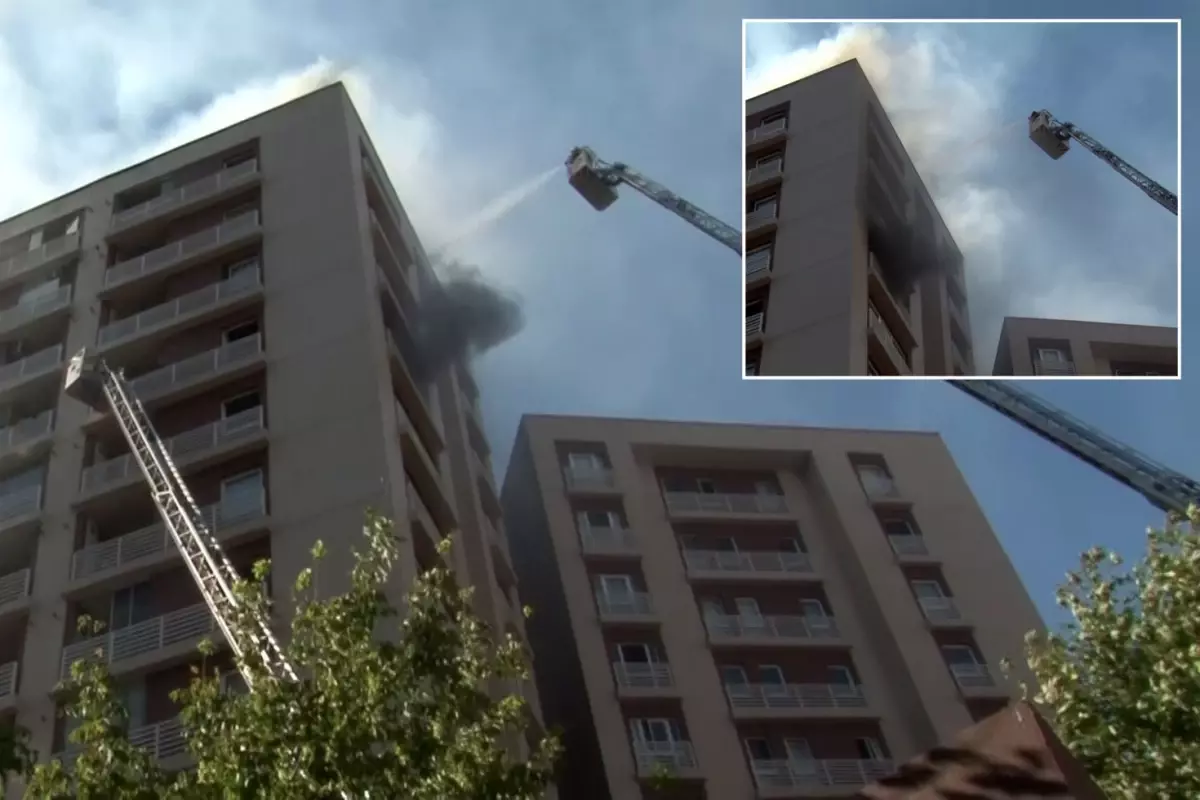 Bağcılar'da 15 katlı binada korkutan yangın