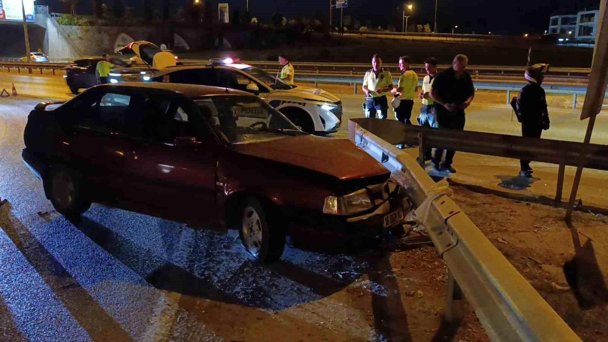 Alkollü Sürücü Bariyerlere Çarptı, Trafik Ekiplerine Zor Anlar Yaşattı
