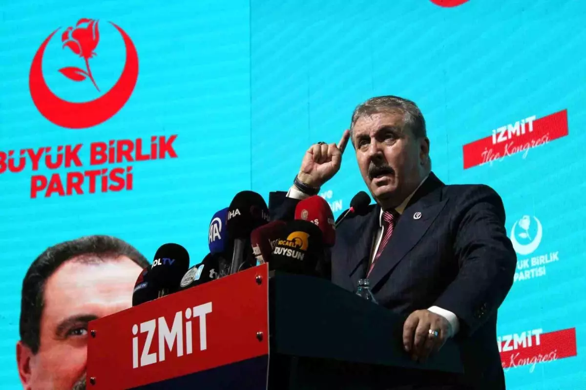 BBP lideri Destici: 'İslam İşbirliği Teşkilatı yardımlarla harekete geçmeli, İsrail askeri müdahale ederse karşılık verilmeli'
