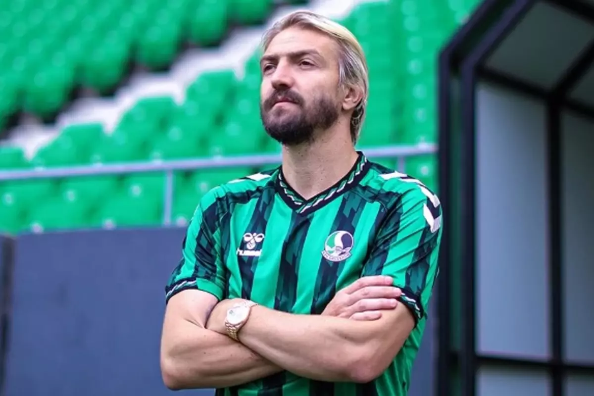 Caner Erkin'in 1. Lig kariyeri de olaylı başladı! İlk maçında bakın ne yaptı