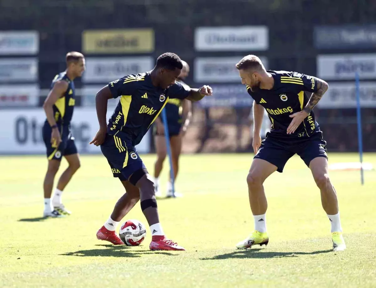 Fenerbahçe, Feyenoord Maçı Hazırlıklarını Sürdürüyor