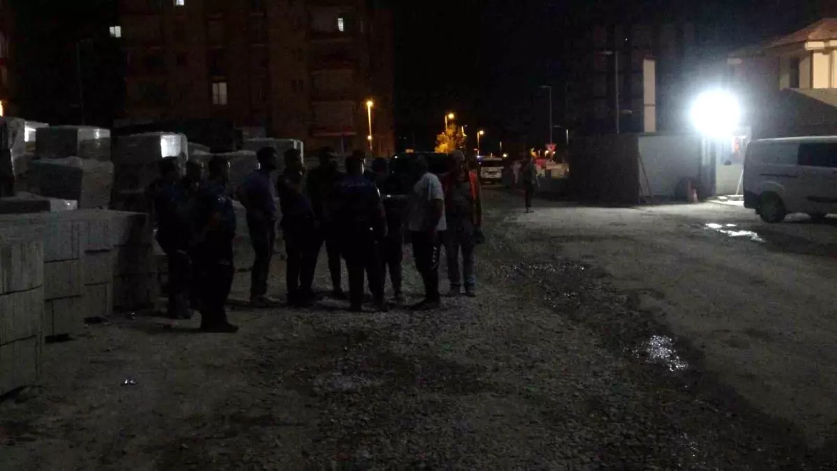 Malatya'da Şantiye Çalışanları Arasında Taşlı Sopalı Kavga: 4 Yaralı