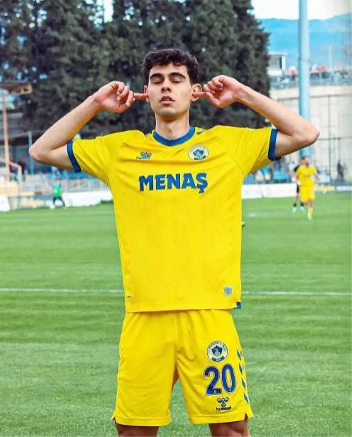 Menemen FK'dan Ayrılan Çağrı Fedai, Amed Sportif'e İmza Attı