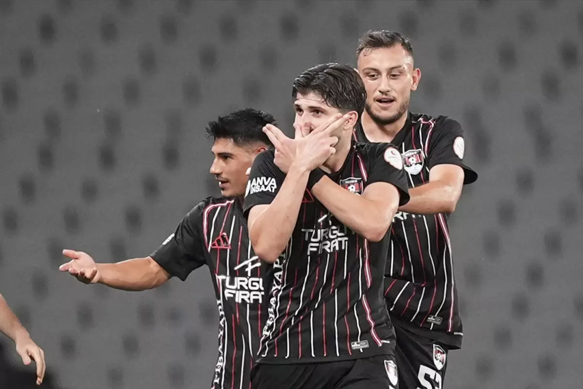 Müthiş geri dönüş! Vanspor 2-0'lık skordan geri gelip kazandı