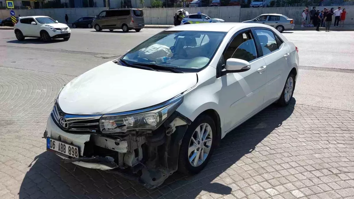 Samsun'da Otomobil-Kamyon Çarpıştı: 3 Yaralı