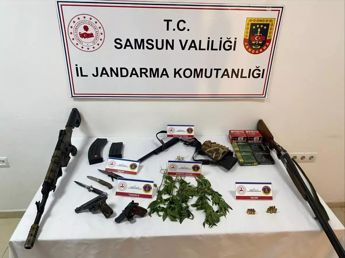 Samsun'da Jandarmadan Kaçak Silah Operasyonu: 5 Gözaltı