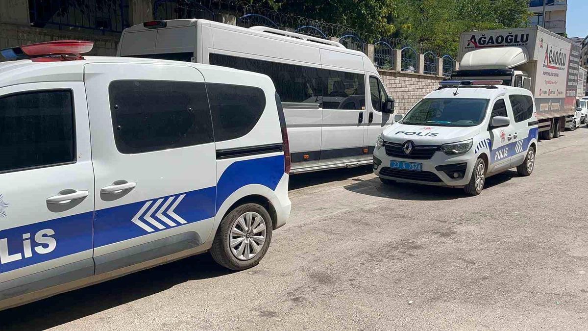 Elazığ'da Silah Temizlerken Yaralanma Olayı