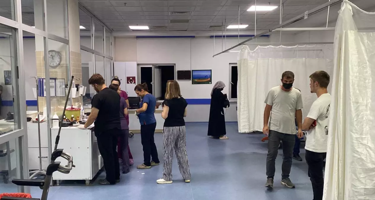 Tekirdağ'da Tekstil Fabrikasında 50 İşçi Zehirlenme Şüphesiyle Hastaneye Kaldırıldı