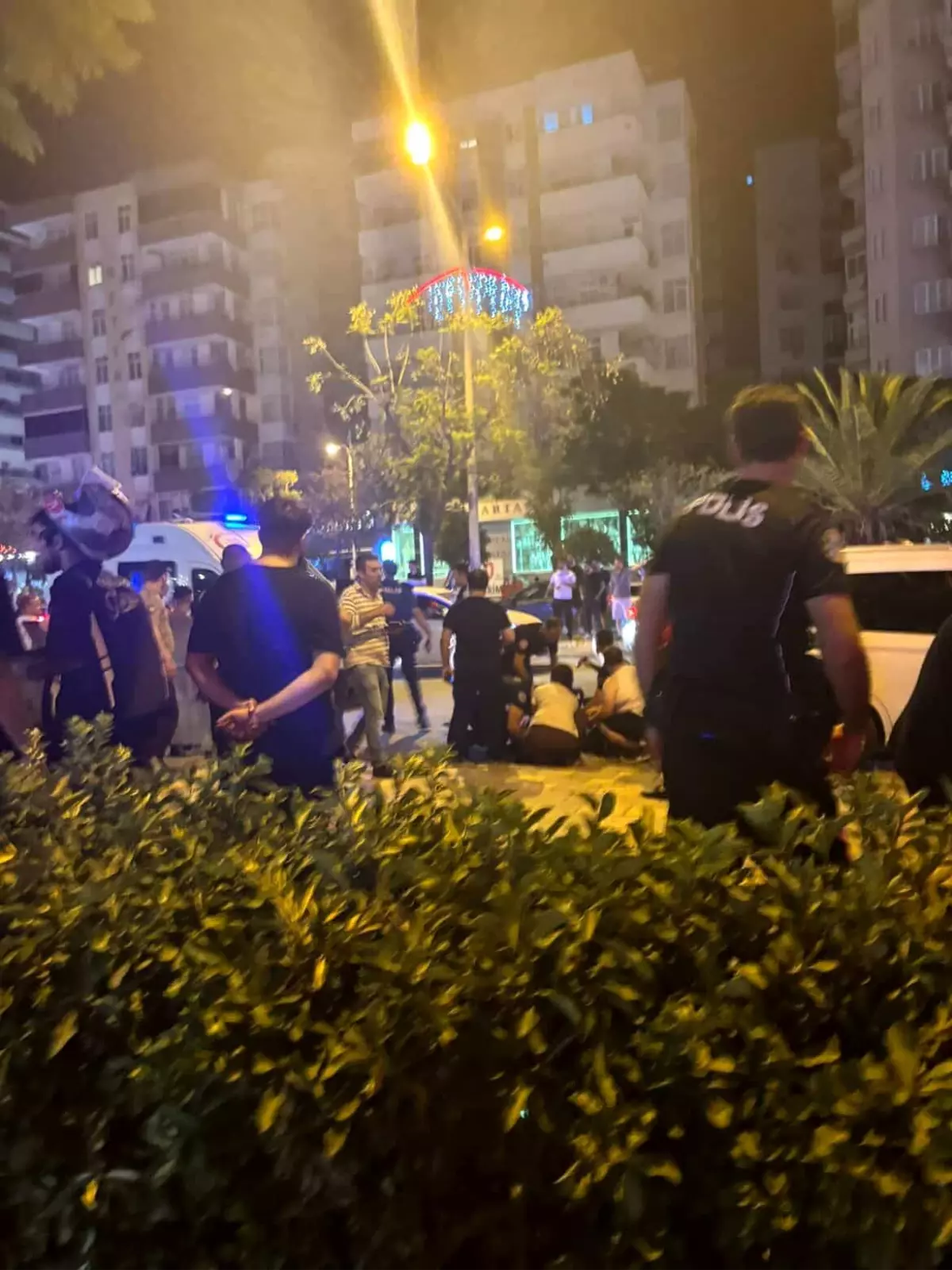 Adana'da Motosiklet Devrildi: 2 Polis Memuru Yaralandı