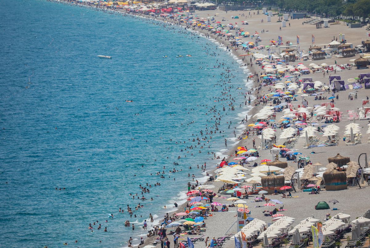 Antalya 46,6 Derece ile Türkiye'nin En Sıcak Noktası Oldu