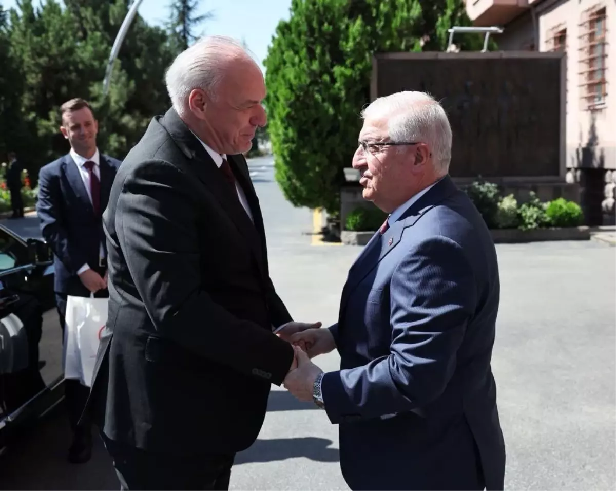 Milli Savunma Bakanı Güler, Kosova'lı Bakan Damka ile Bir Araya Geldi