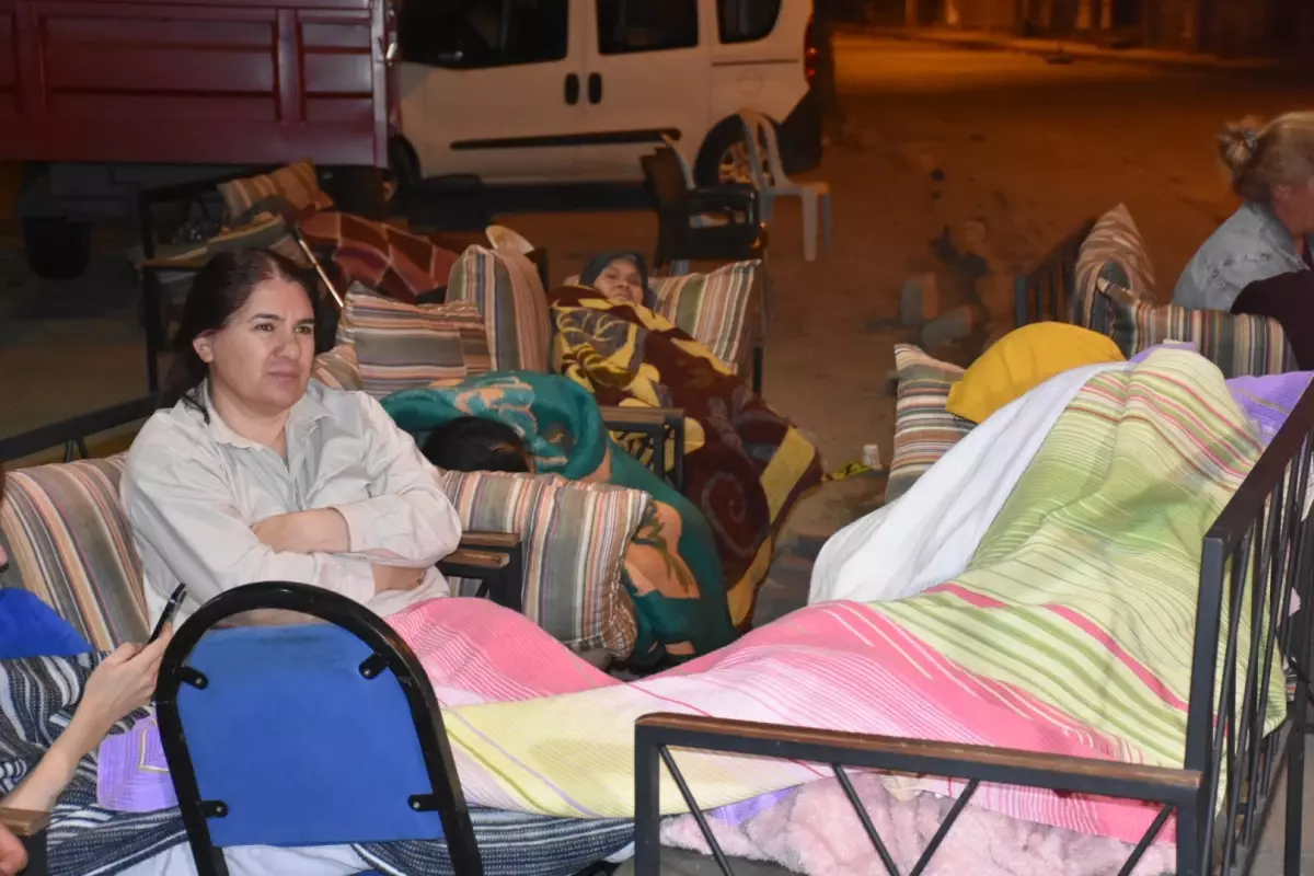 Balıkesir Sındırgı'da 6.1 Büyüklüğünde Deprem Yaşandı