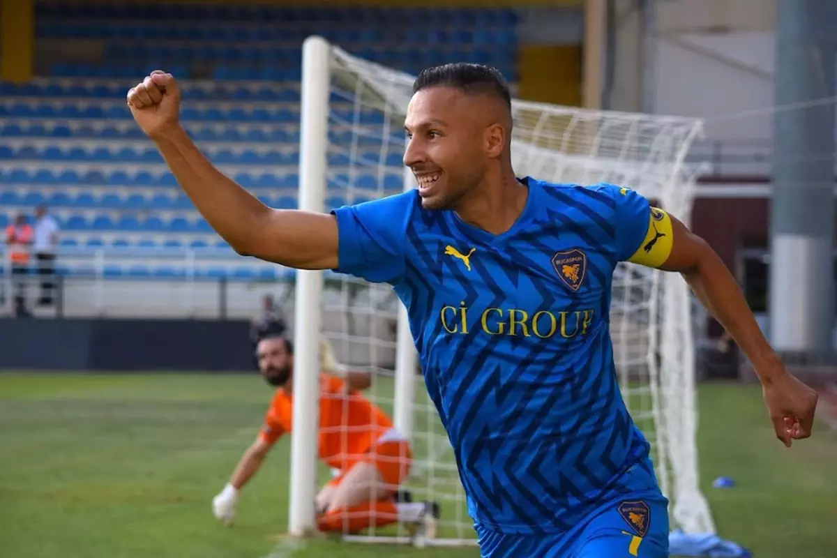 Bir zamanların efsanesi Yasin Öztekin, 3. Lig'e gitti