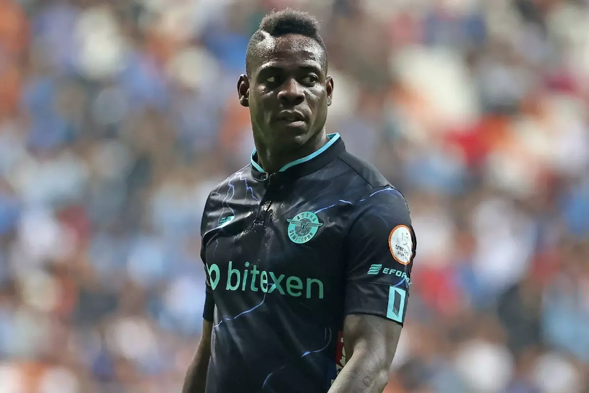 Bu hallere de mi düşecekti! Mario Balotelli kendisine kulüp arıyor