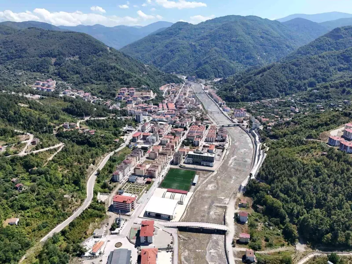 Büyük sel felaketinin 4'üncü yıl dönümü: Bir ilçe yeniden inşa edildi