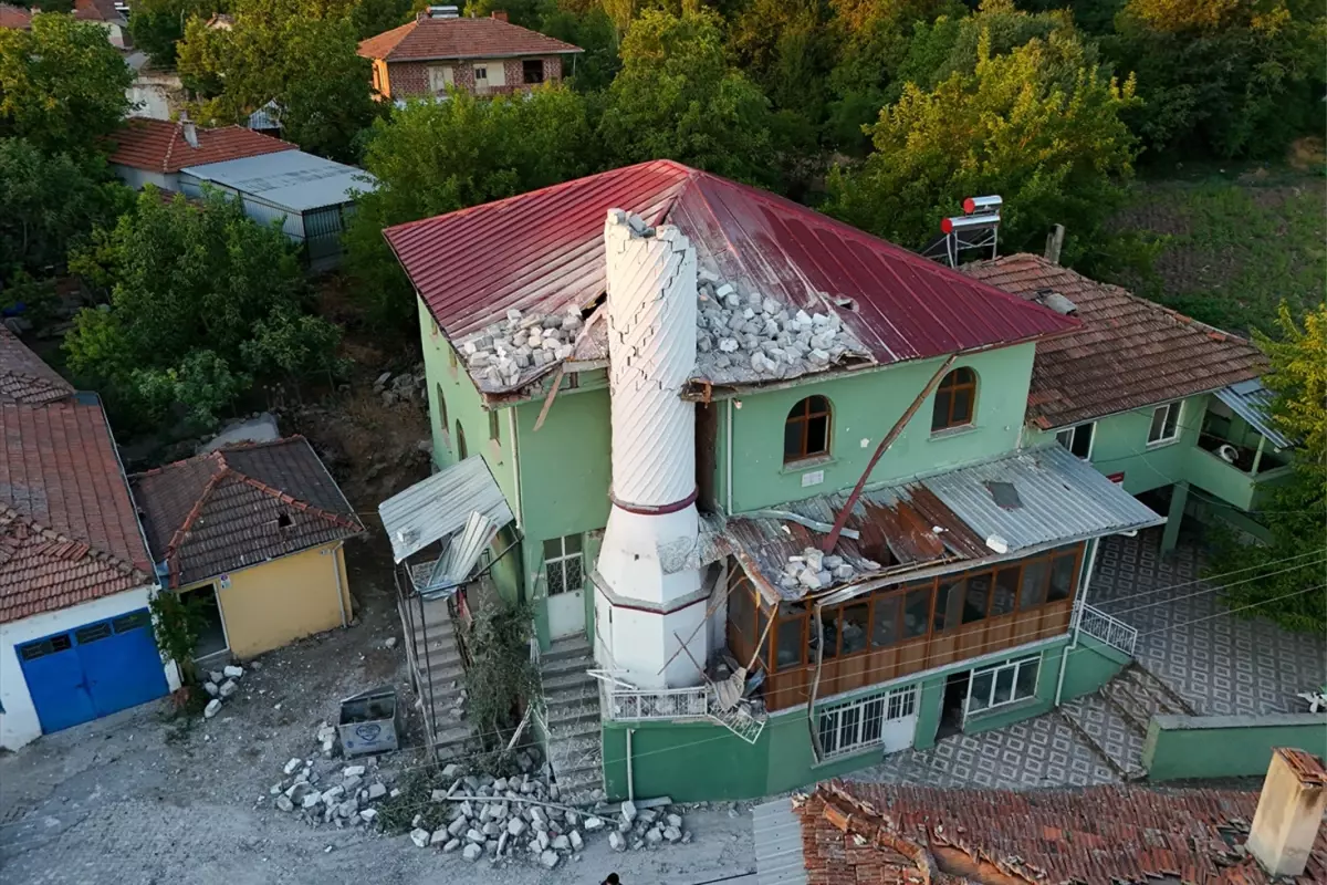 Deprem sonrası Balıkesir'de yaz okulları tatil edildi