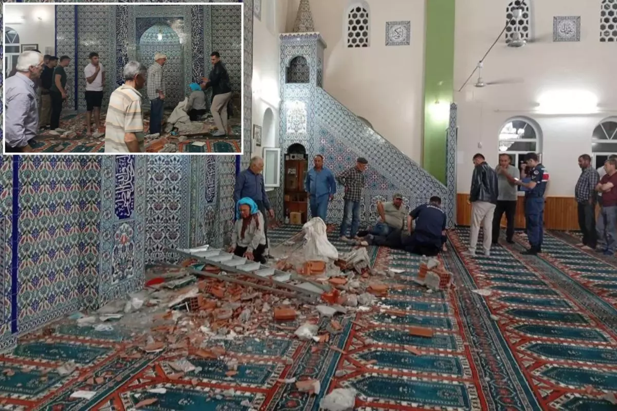 Depremde hasar gören camiyi incelerken hayatını kaybetti