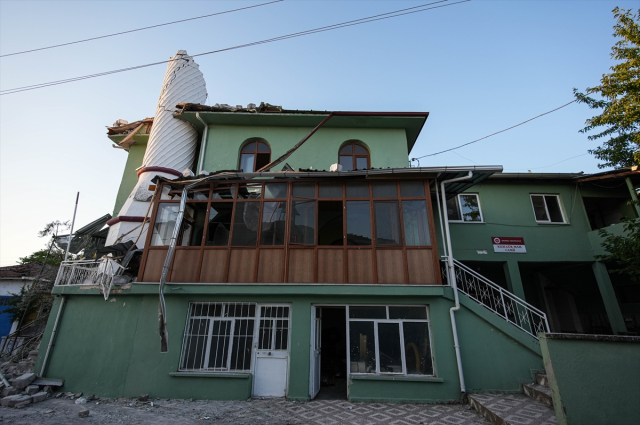 Depremin vurduğu Sındırgı havadan görüntülendi