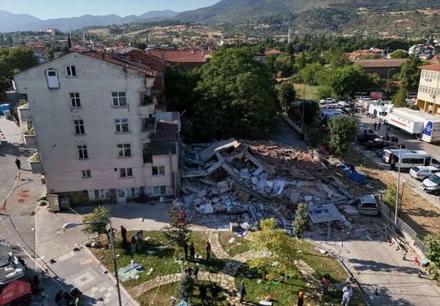 Depremin vurduğu Sındırgı havadan görüntülendi
