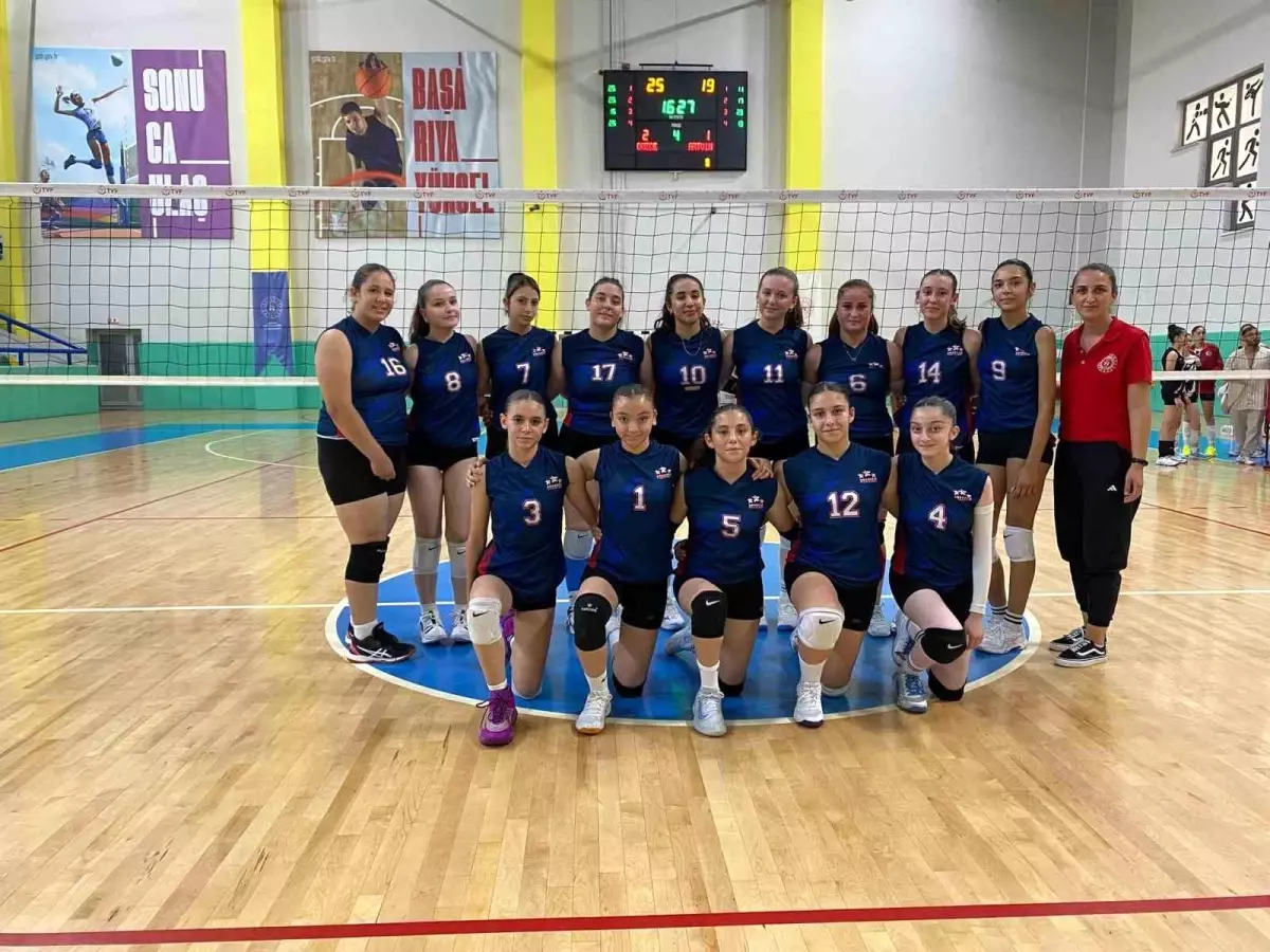 Düzce Kız Voleybol Takımı, Türkiye Finallerine Yükseldi